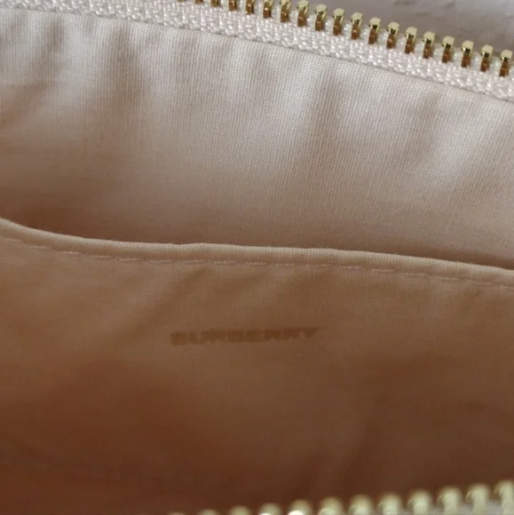 Burberry wristlet - Picture 15 of 16